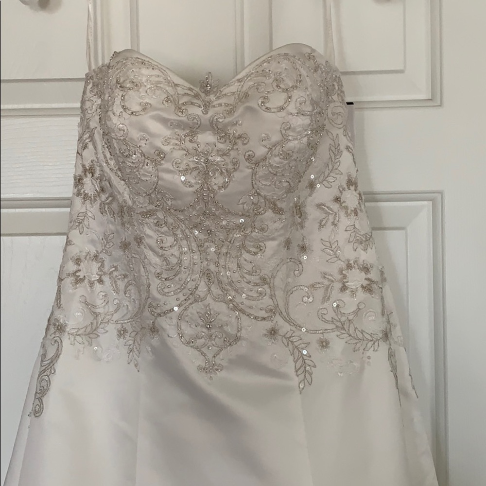 Beaded Wedding dress NWT